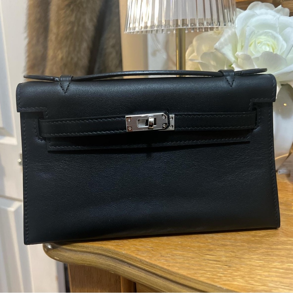 Elegant Black Leather Women's pochette